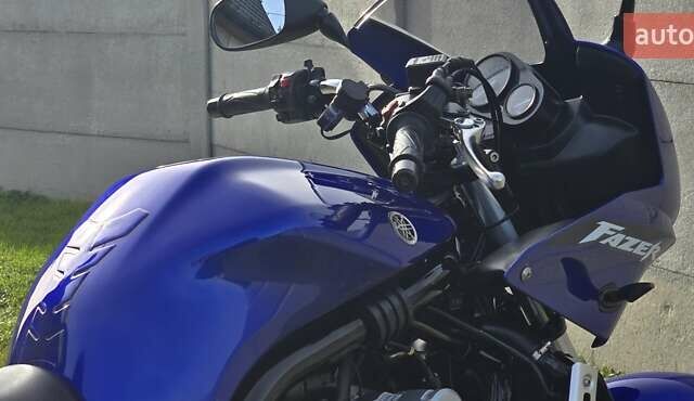 Синий Ямаха FZS 600 Fazer, объемом двигателя 0.6 л и пробегом 40 тыс. км за 4100 $, фото 51 на Automoto.ua