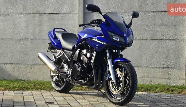 Синий Ямаха FZS 600 Fazer, объемом двигателя 0.6 л и пробегом 40 тыс. км за 4100 $, фото 1 на Automoto.ua