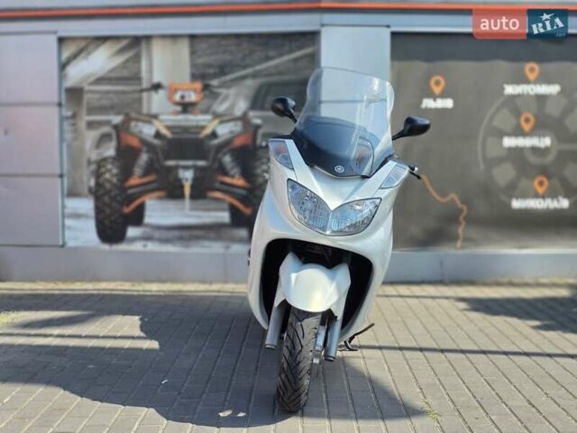 Белый Ямаха Grand Majesty 250 SG15J, объемом двигателя 0 л и пробегом 23 тыс. км за 1999 $, фото 2 на Automoto.ua