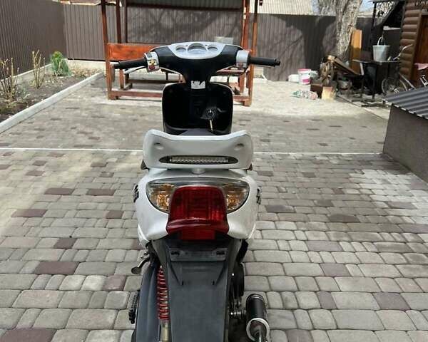 Белый Ямаха Jog SA16, объемом двигателя 0 л и пробегом 19 тыс. км за 700 $, фото 2 на Automoto.ua