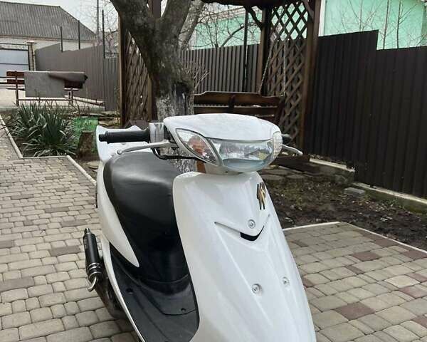 Белый Ямаха Jog SA16, объемом двигателя 0 л и пробегом 19 тыс. км за 700 $, фото 4 на Automoto.ua