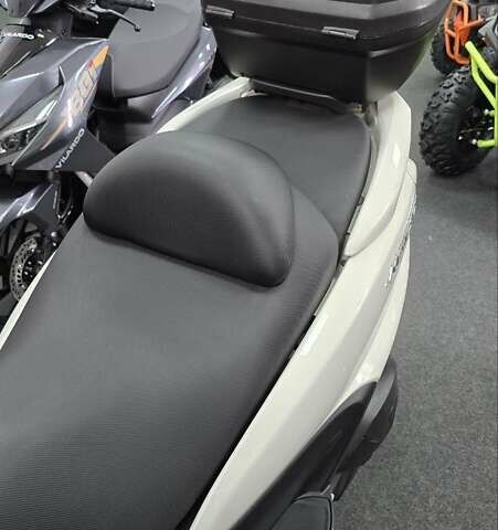 Білий Ямаха Majesty 250, об'ємом двигуна 0 л та пробігом 23 тис. км за 2200 $, фото 2 на Automoto.ua