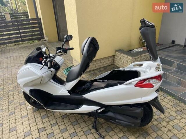 Белый Ямаха Majesty 250, объемом двигателя 0.25 л и пробегом 31 тыс. км за 2500 $, фото 18 на Automoto.ua