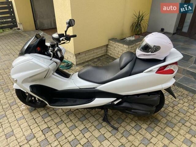 Белый Ямаха Majesty 250, объемом двигателя 0.25 л и пробегом 31 тыс. км за 2500 $, фото 6 на Automoto.ua