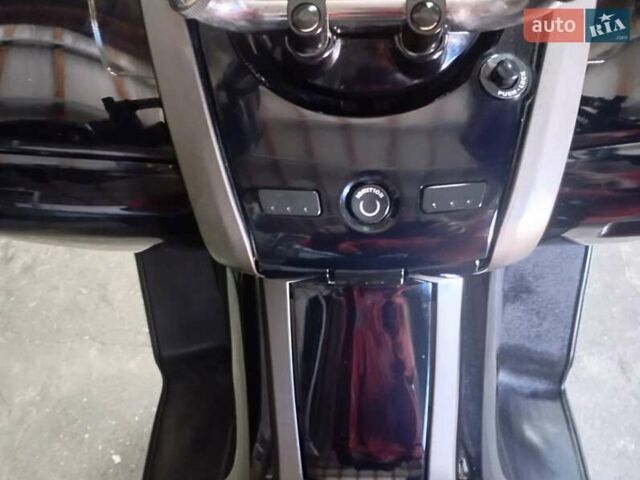 Черный Ямаха Majesty 250, объемом двигателя 0.25 л и пробегом 24 тыс. км за 3200 $, фото 10 на Automoto.ua