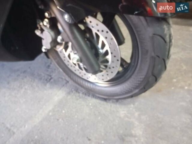 Черный Ямаха Majesty 250, объемом двигателя 0.25 л и пробегом 24 тыс. км за 3200 $, фото 9 на Automoto.ua