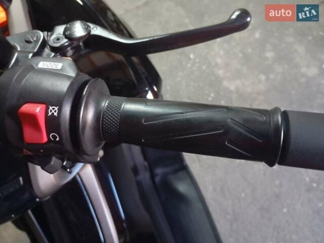 Черный Ямаха Majesty 250, объемом двигателя 0.25 л и пробегом 24 тыс. км за 3200 $, фото 6 на Automoto.ua