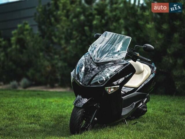 Красный Ямаха Majesty 250, объемом двигателя 0 л и пробегом 11 тыс. км за 2599 $, фото 1 на Automoto.ua