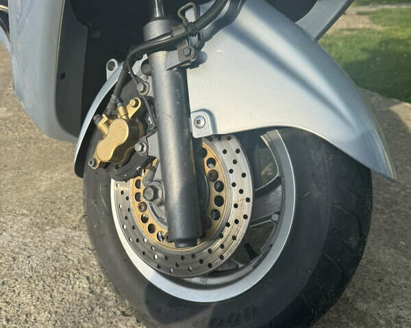 Ямаха Majesty 250, объемом двигателя 0.25 л и пробегом 30 тыс. км за 750 $, фото 1 на Automoto.ua