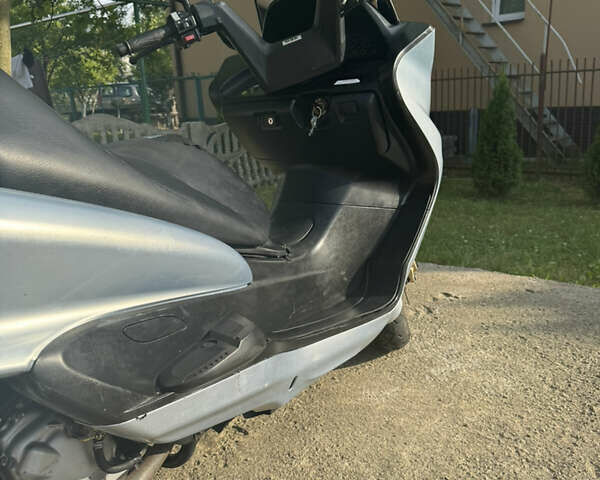 Ямаха Majesty 250, объемом двигателя 0.25 л и пробегом 30 тыс. км за 750 $, фото 10 на Automoto.ua