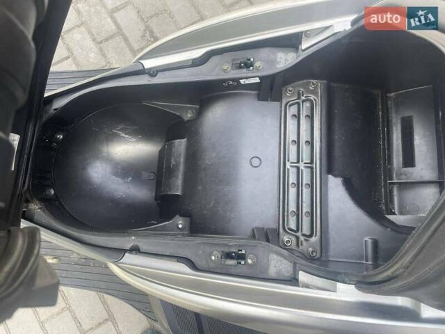 Ямаха Majesty 250, объемом двигателя 0 л и пробегом 40 тыс. км за 2200 $, фото 15 на Automoto.ua