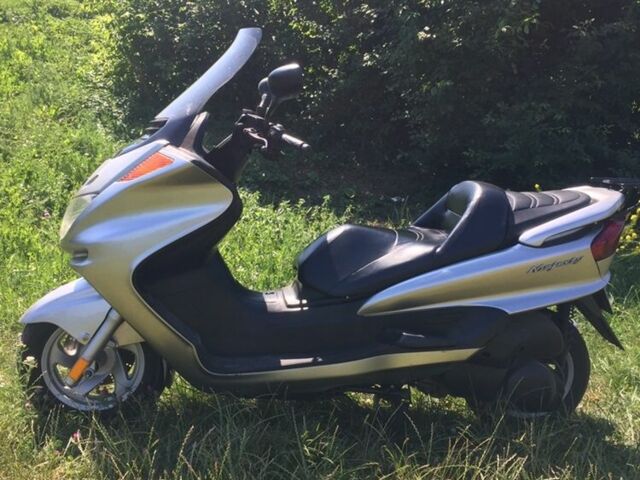 Ямаха Majesty 250, объемом двигателя 0.25 л и пробегом 0 тыс. км за 2150 $, фото 6 на Automoto.ua