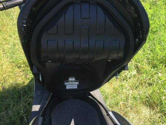 Ямаха Majesty 250, объемом двигателя 0.25 л и пробегом 0 тыс. км за 2150 $, фото 11 на Automoto.ua