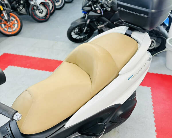 Белый Ямаха Majesty 400, объемом двигателя 0.4 л и пробегом 21 тыс. км за 2900 $, фото 9 на Automoto.ua