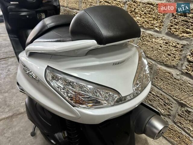 Ямаха Majesty 400, объемом двигателя 0 л и пробегом 28 тыс. км за 2500 $, фото 4 на Automoto.ua