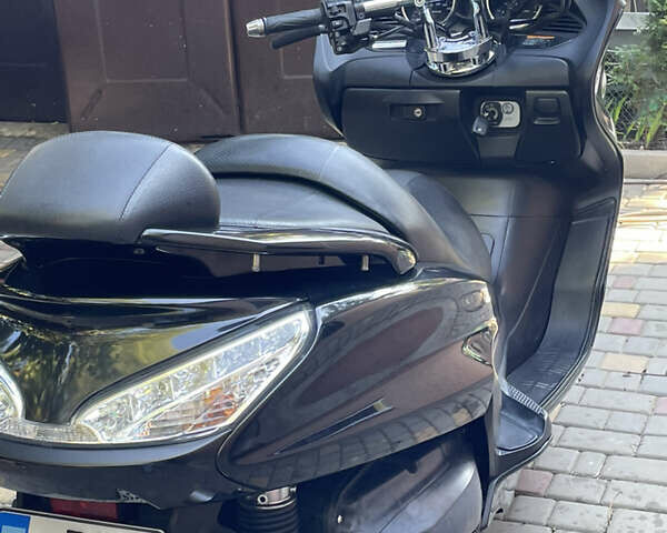 Ямаха Majesty 400, объемом двигателя 0.4 л и пробегом 43 тыс. км за 3000 $, фото 4 на Automoto.ua