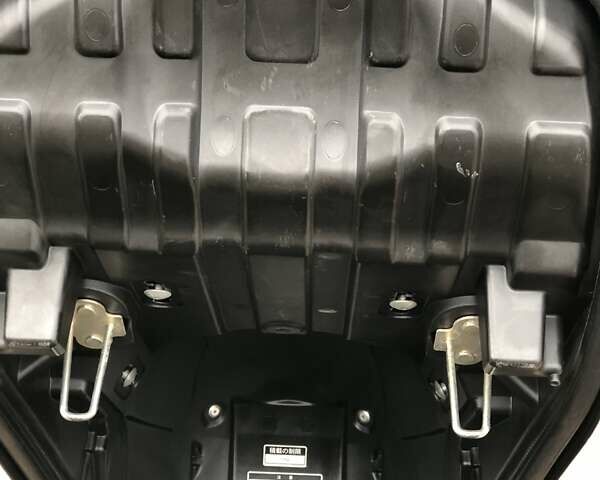 Серый Ямаха Majesty 400, объемом двигателя 0 л и пробегом 26 тыс. км за 2650 $, фото 32 на Automoto.ua