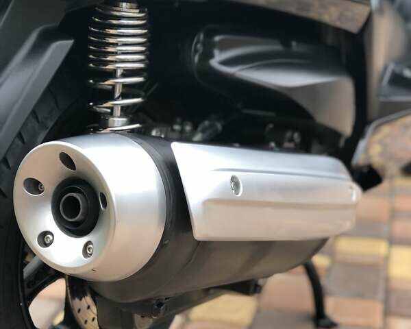 Серый Ямаха Majesty 400, объемом двигателя 0 л и пробегом 26 тыс. км за 2650 $, фото 3 на Automoto.ua