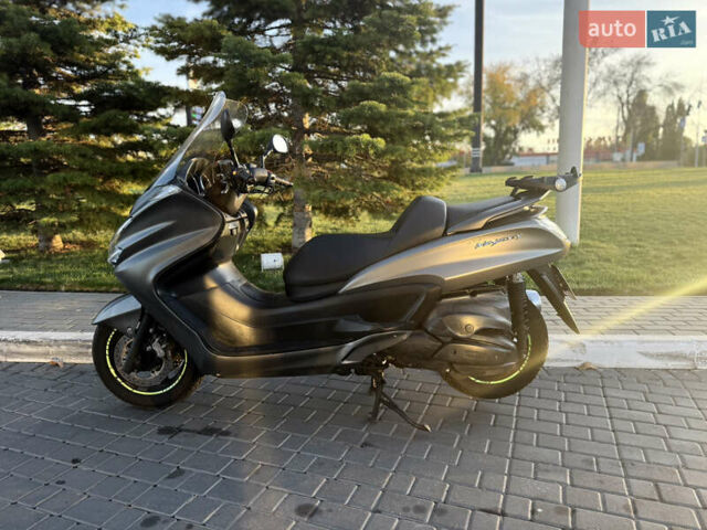 Серый Ямаха Majesty 400, объемом двигателя 0.4 л и пробегом 33 тыс. км за 3800 $, фото 9 на Automoto.ua