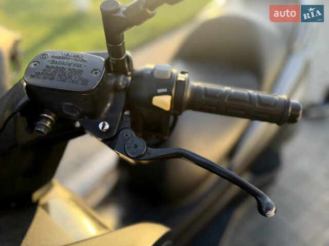 Серый Ямаха Majesty 400, объемом двигателя 0.4 л и пробегом 33 тыс. км за 3800 $, фото 22 на Automoto.ua