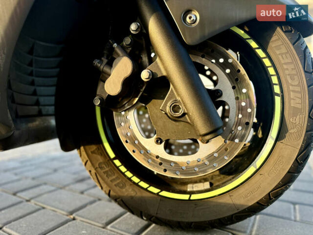 Серый Ямаха Majesty 400, объемом двигателя 0.4 л и пробегом 33 тыс. км за 3800 $, фото 27 на Automoto.ua