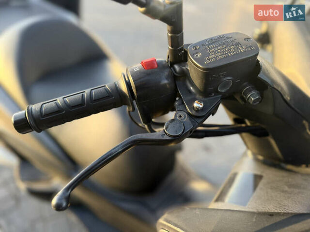 Серый Ямаха Majesty 400, объемом двигателя 0.4 л и пробегом 33 тыс. км за 3800 $, фото 21 на Automoto.ua