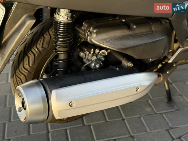 Серый Ямаха Majesty 400, объемом двигателя 0.4 л и пробегом 33 тыс. км за 3800 $, фото 33 на Automoto.ua