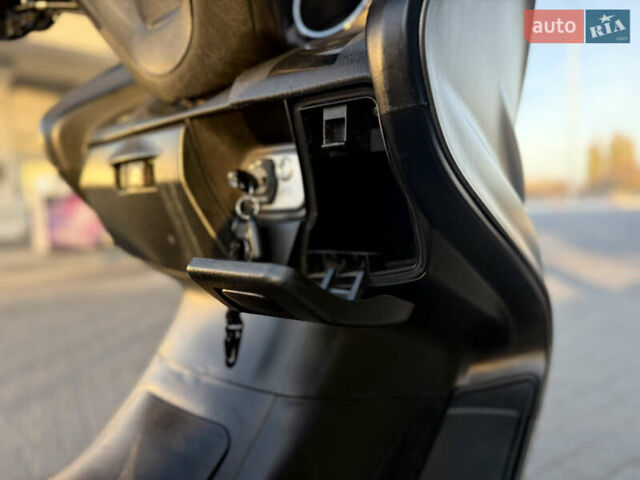 Серый Ямаха Majesty 400, объемом двигателя 0.4 л и пробегом 33 тыс. км за 3800 $, фото 20 на Automoto.ua