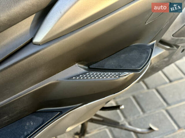 Серый Ямаха Majesty 400, объемом двигателя 0.4 л и пробегом 33 тыс. км за 3800 $, фото 30 на Automoto.ua