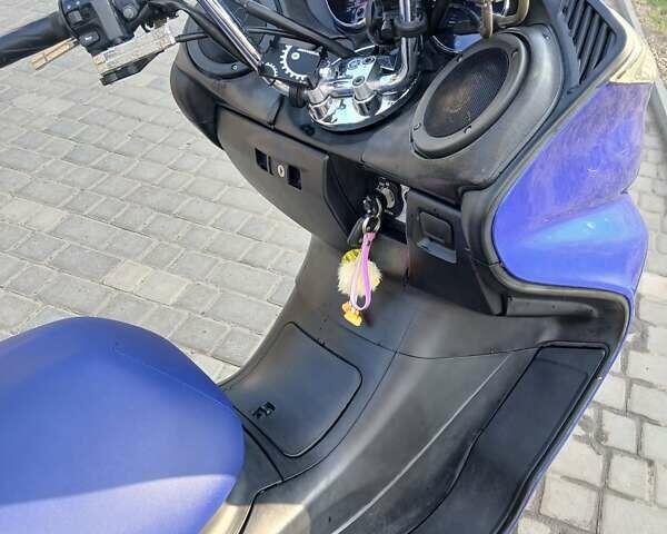 Синий Ямаха Majesty 400, объемом двигателя 0.4 л и пробегом 23 тыс. км за 2250 $, фото 2 на Automoto.ua