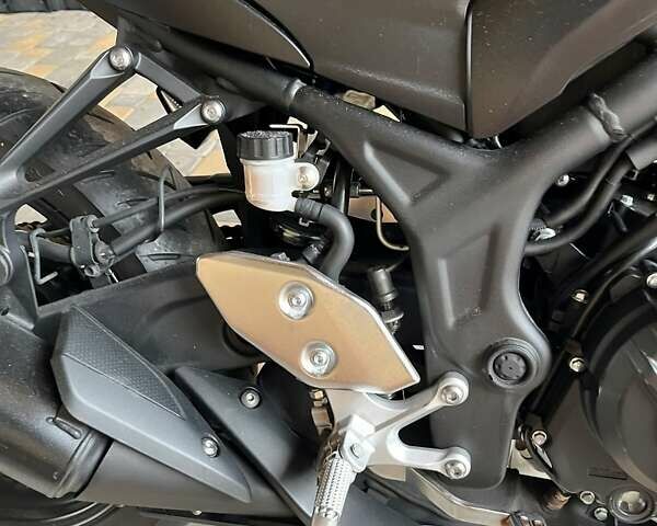Черный Ямаха MT-03, объемом двигателя 0.32 л и пробегом 19 тыс. км за 5300 $, фото 29 на Automoto.ua