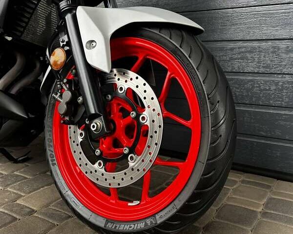 Серый Ямаха MT-03, объемом двигателя 0.3 л и пробегом 24 тыс. км за 4300 $, фото 7 на Automoto.ua