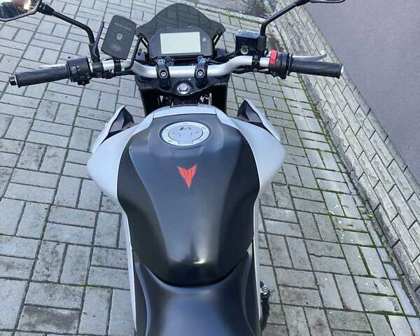 Серый Ямаха MT-03, объемом двигателя 0.32 л и пробегом 25 тыс. км за 4600 $, фото 4 на Automoto.ua