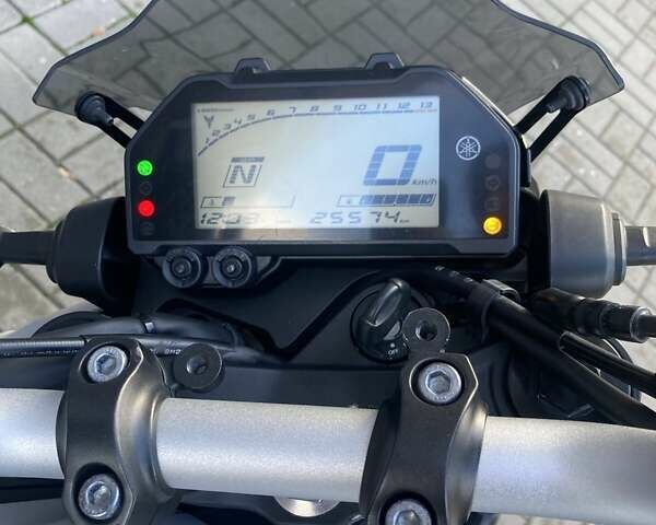 Серый Ямаха MT-03, объемом двигателя 0.32 л и пробегом 25 тыс. км за 4600 $, фото 12 на Automoto.ua