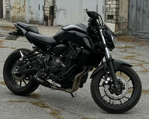 Чорний Ямаха MT-07, об'ємом двигуна 0.69 л та пробігом 7 тис. км за 8500 $, фото 10 на Automoto.ua