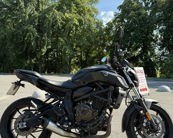 Черный Ямаха MT-07, объемом двигателя 0.7 л и пробегом 36 тыс. км за 7300 $, фото 4 на Automoto.ua