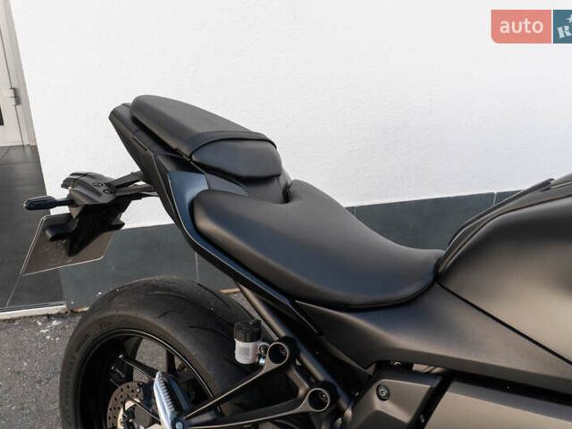 Чорний Ямаха MT-07, об'ємом двигуна 0.69 л та пробігом 4 тис. км за 11200 $, фото 5 на Automoto.ua