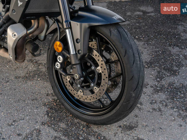 Чорний Ямаха MT-07, об'ємом двигуна 0.69 л та пробігом 4 тис. км за 11200 $, фото 1 на Automoto.ua