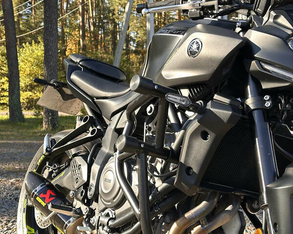 Чорний Ямаха MT-07, об'ємом двигуна 0 л та пробігом 5 тис. км за 9900 $, фото 14 на Automoto.ua