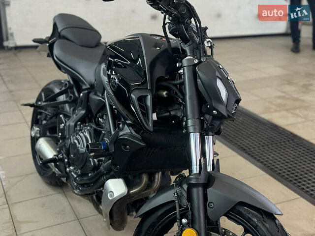 Черный Ямаха MT-07, объемом двигателя 0.69 л и пробегом 9 тыс. км за 7900 $, фото 5 на Automoto.ua