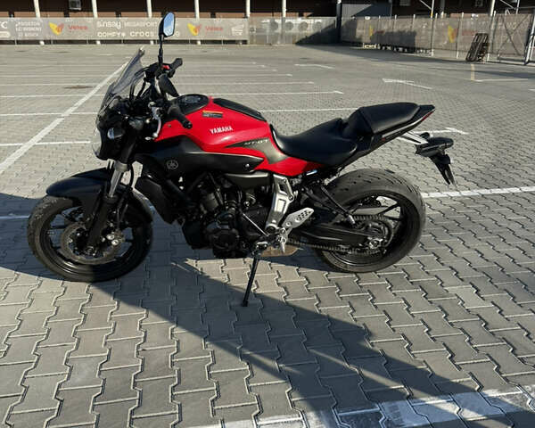 Красный Ямаха MT-07, объемом двигателя 0.69 л и пробегом 35 тыс. км за 7000 $, фото 15 на Automoto.ua