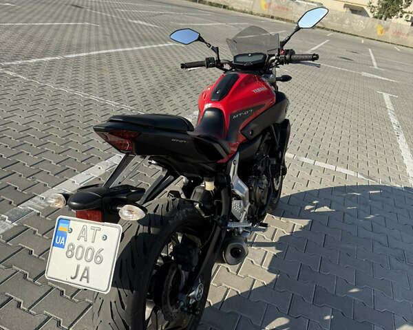 Красный Ямаха MT-07, объемом двигателя 0.69 л и пробегом 35 тыс. км за 7000 $, фото 1 на Automoto.ua