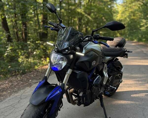 Серый Ямаха MT-07, объемом двигателя 0.69 л и пробегом 27 тыс. км за 6400 $, фото 3 на Automoto.ua
