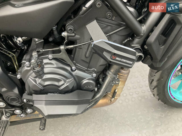 Сірий Ямаха MT-07, об'ємом двигуна 0.69 л та пробігом 14 тис. км за 8200 $, фото 7 на Automoto.ua