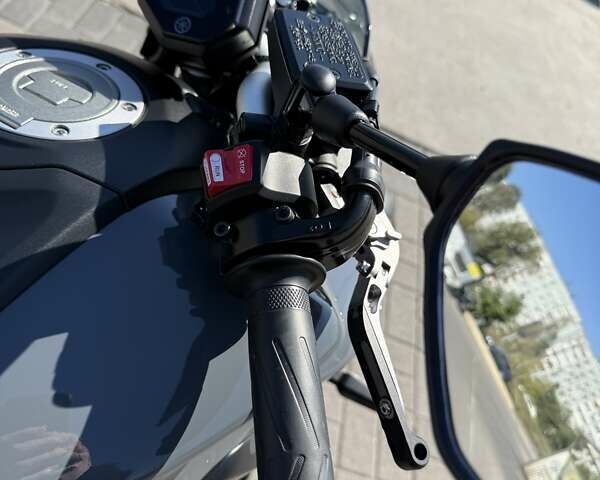 Серый Ямаха MT-07, объемом двигателя 0.69 л и пробегом 26 тыс. км за 8400 $, фото 3 на Automoto.ua