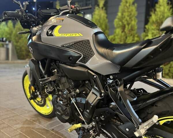 Серый Ямаха MT-07, объемом двигателя 0.7 л и пробегом 41 тыс. км за 6699 $, фото 6 на Automoto.ua