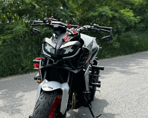Белый Ямаха MT-09, объемом двигателя 0.85 л и пробегом 18 тыс. км за 11000 $, фото 3 на Automoto.ua
