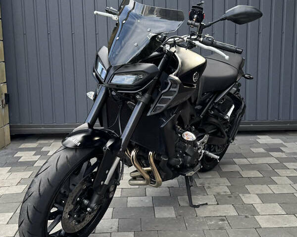 Черный Ямаха MT-09, объемом двигателя 0.9 л и пробегом 28 тыс. км за 9500 $, фото 2 на Automoto.ua