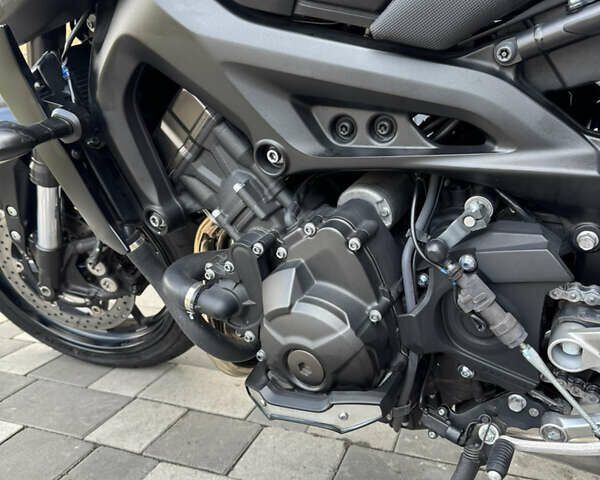 Черный Ямаха MT-09, объемом двигателя 0.9 л и пробегом 28 тыс. км за 9500 $, фото 8 на Automoto.ua