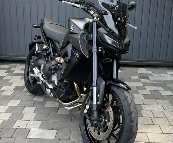 Черный Ямаха MT-09, объемом двигателя 0.9 л и пробегом 28 тыс. км за 9500 $, фото 1 на Automoto.ua